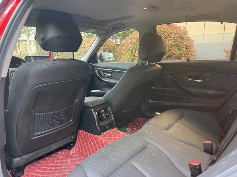 济宁17年宝马3系6