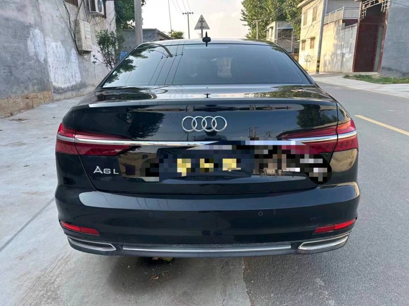 济宁19年奥迪A6L8