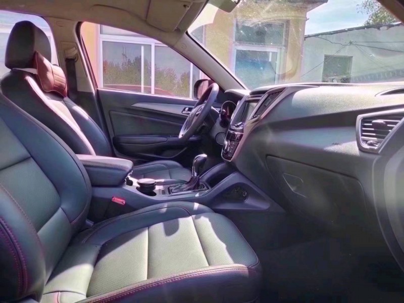 棗莊17年長安汽車CS758