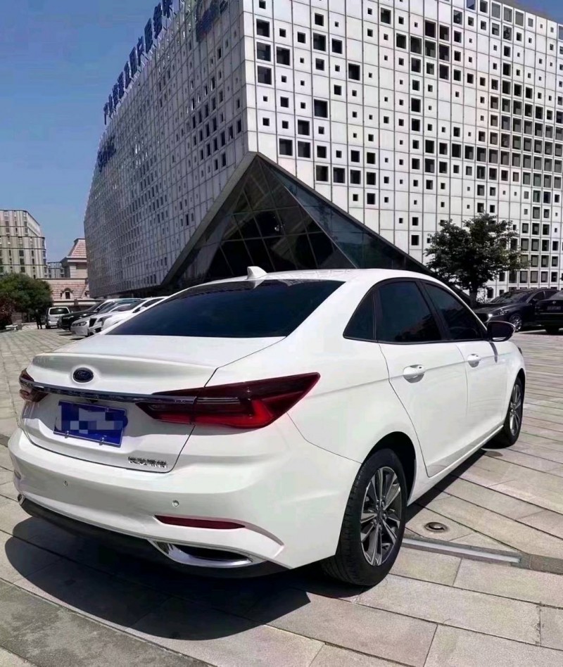 东营21年福特福睿斯4