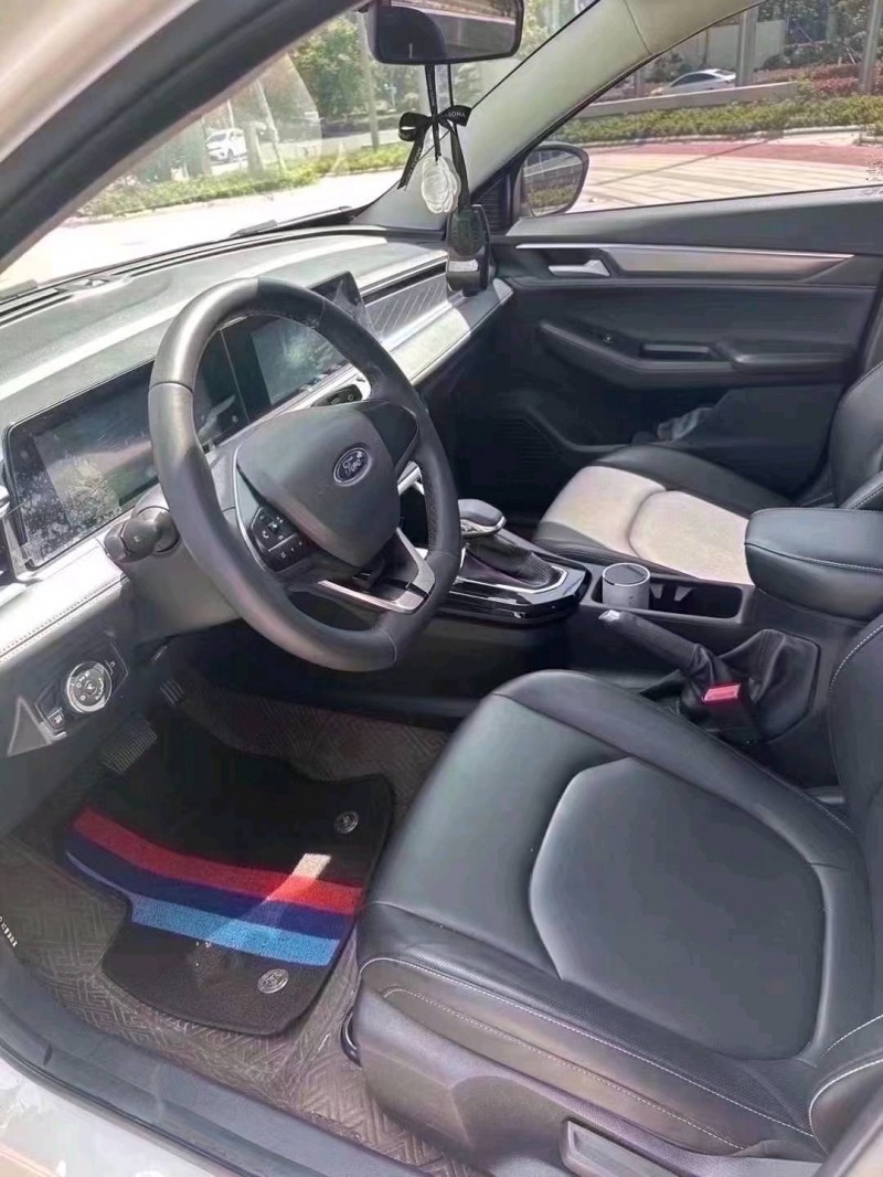 东营21年福特福睿斯6