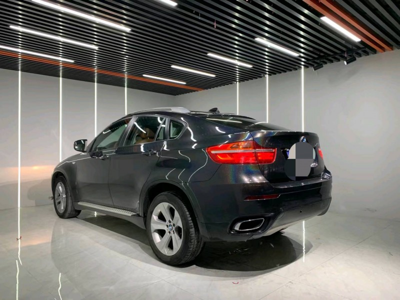 成都14年宝马X67