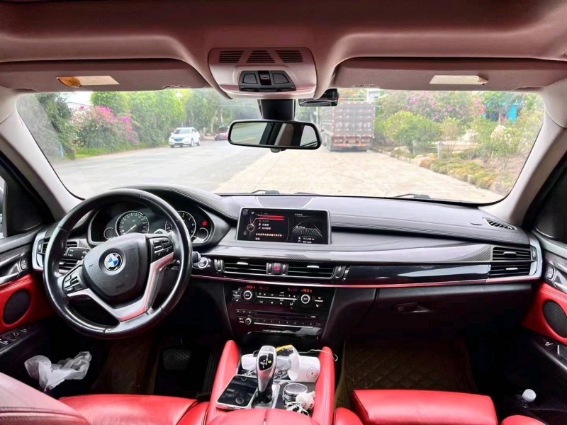 济南16年宝马X68