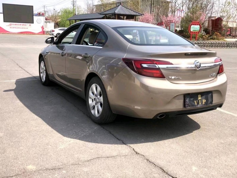 徐州17年别克君威8