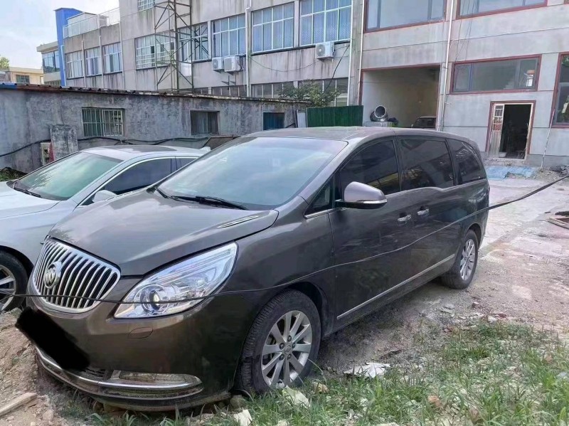 东营13年别克GL82