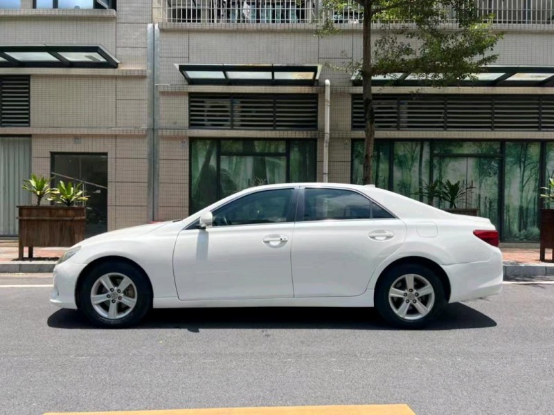 中山15年丰田锐志3