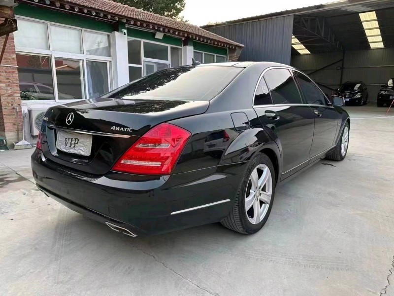北京12年奔驰S8