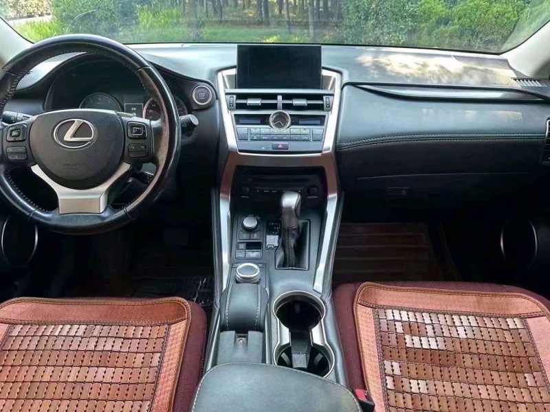 枣庄15年雷克萨斯NX4