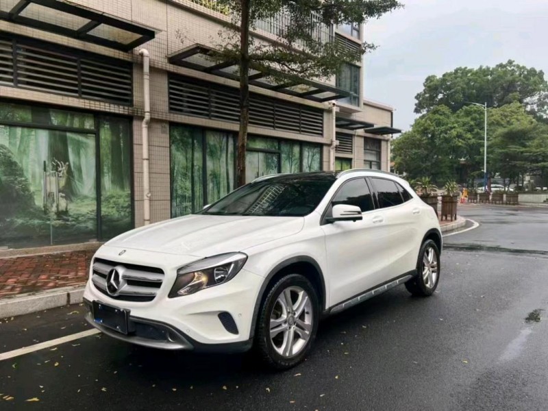 中山15年奔驰GLA2