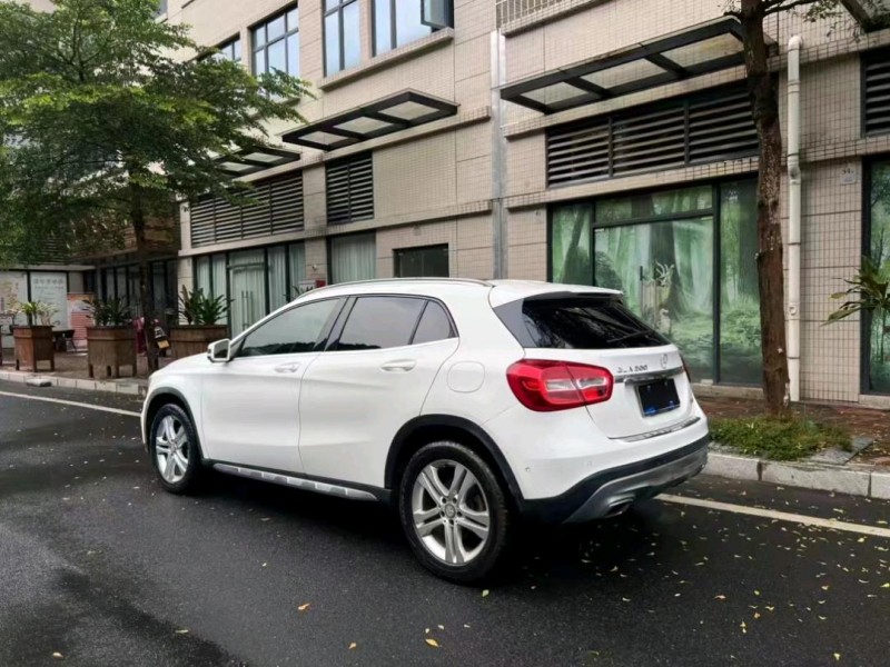 中山15年奔驰GLA4