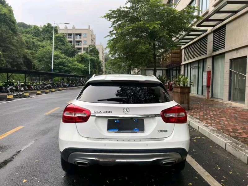中山15年奔驰GLA5