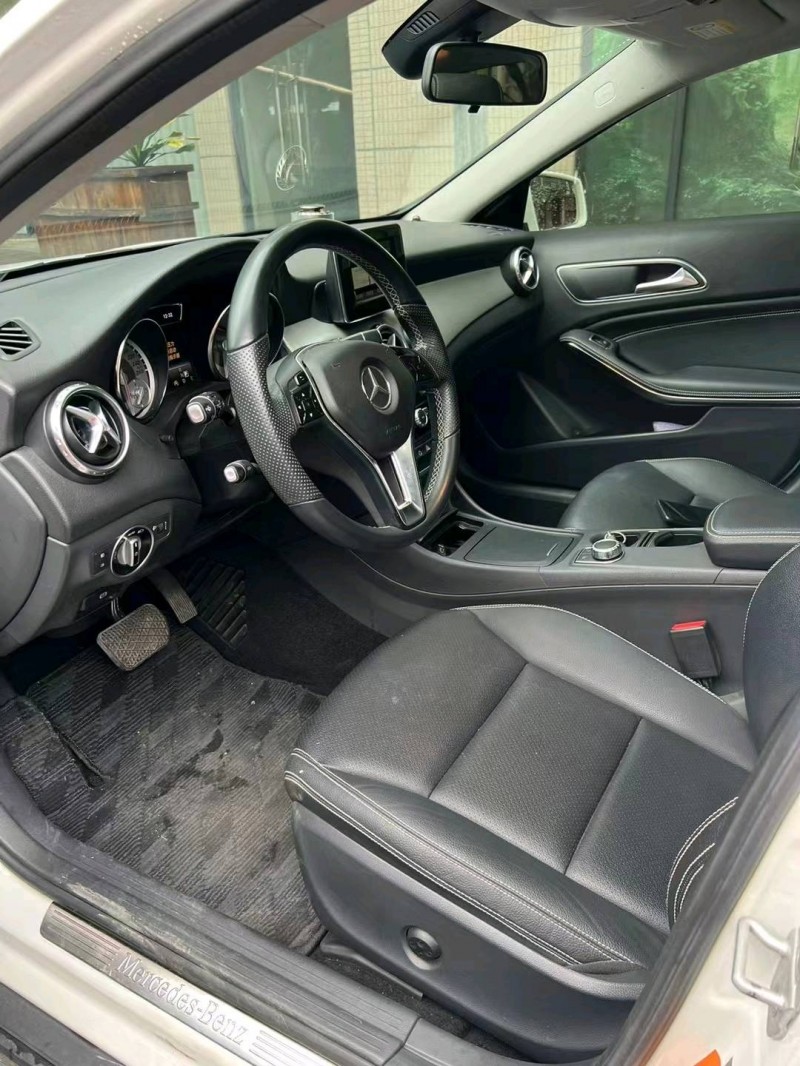 中山15年奔驰GLA6