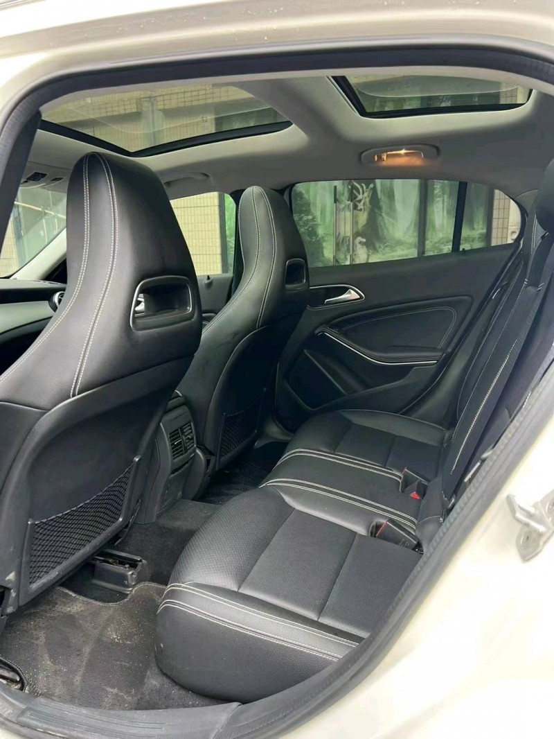 中山15年奔驰GLA7