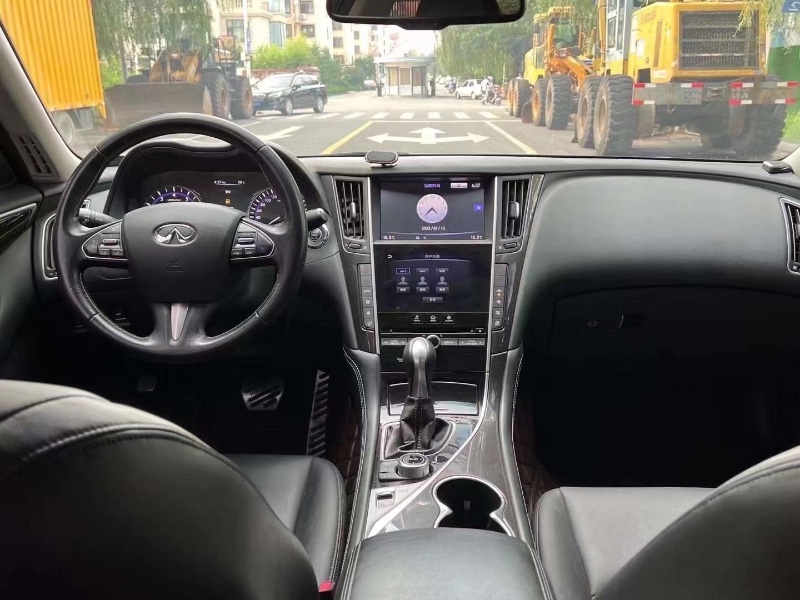 青岛18年英菲尼迪Q50L2