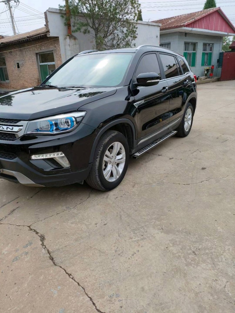 呂梁17年長安汽車CS752