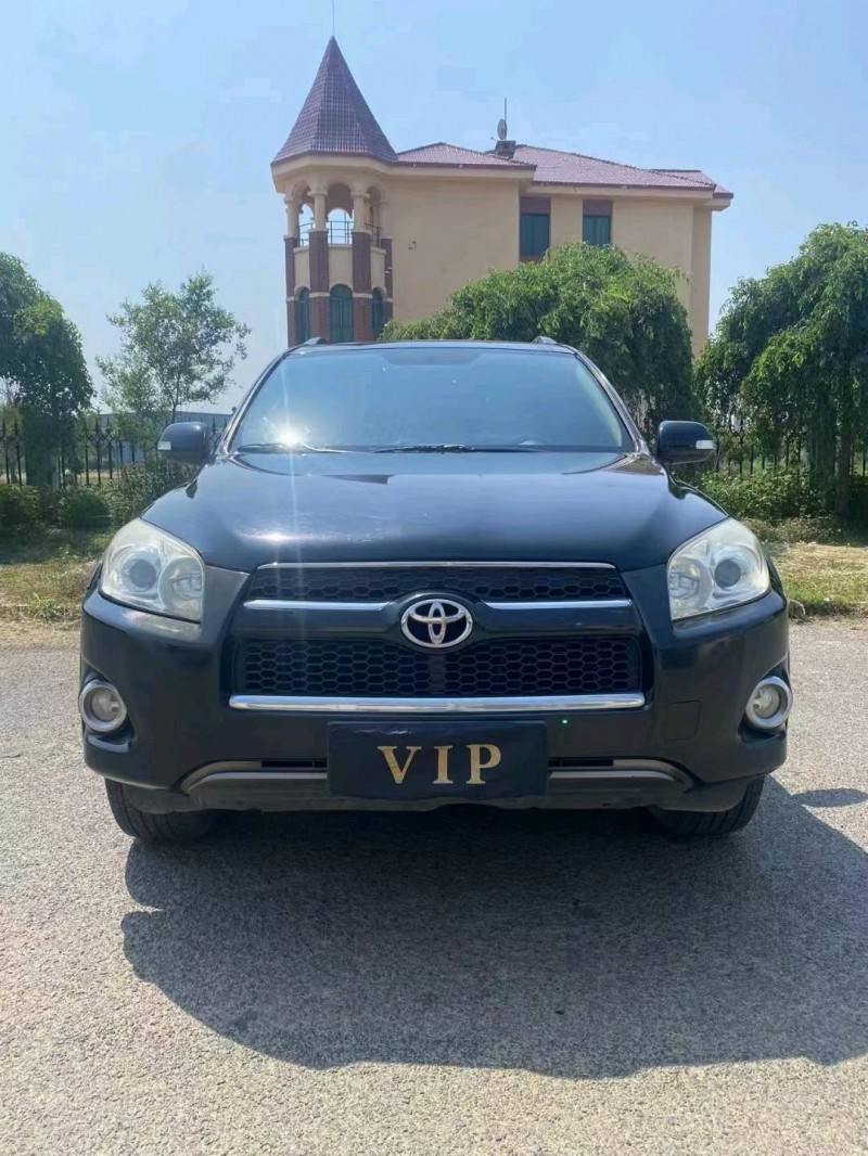 沈阳13年丰田RAV41