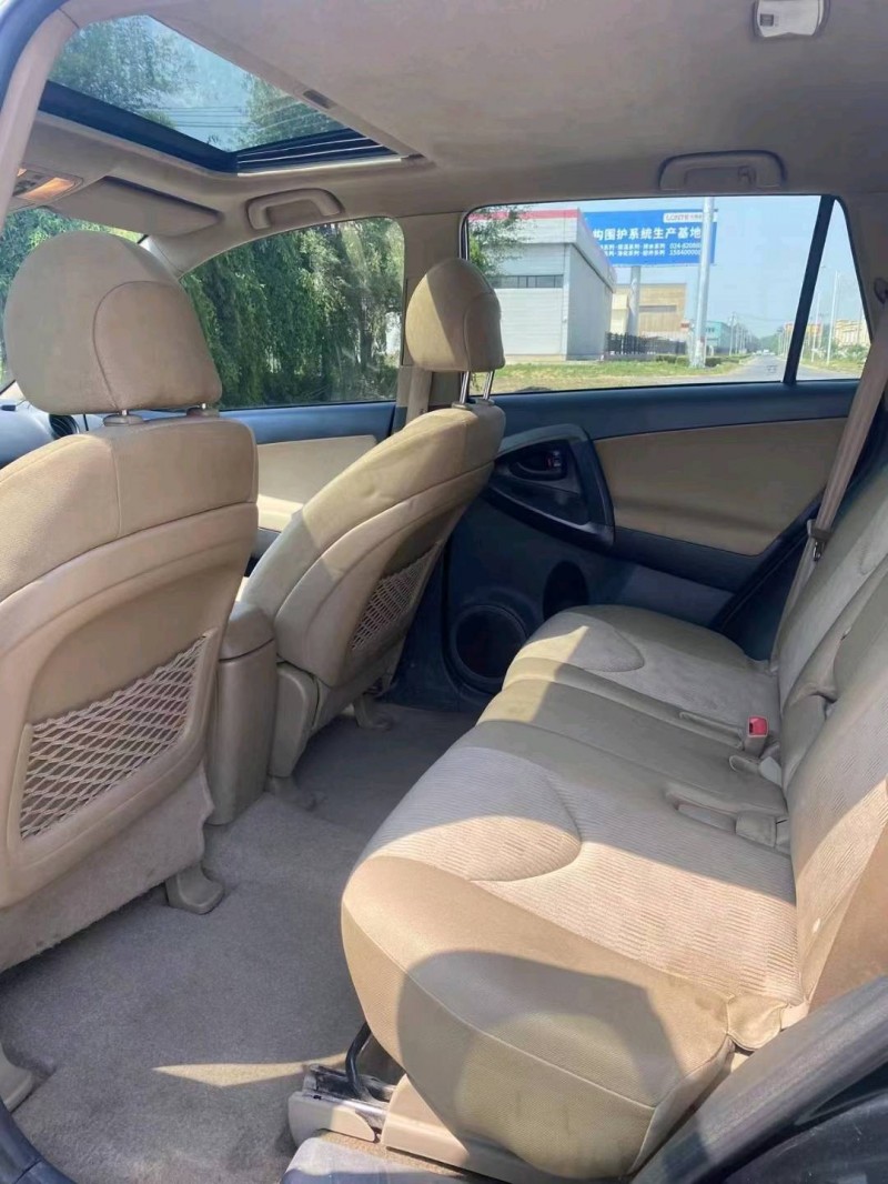 沈阳13年丰田RAV46