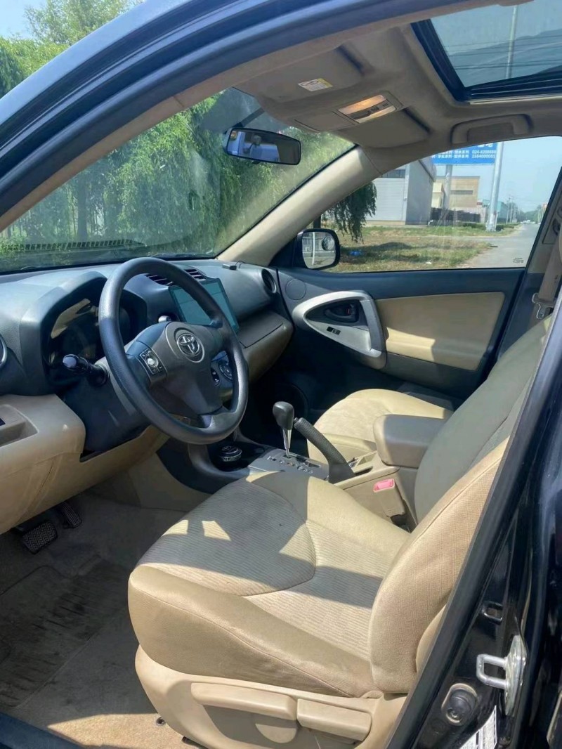 沈阳13年丰田RAV48