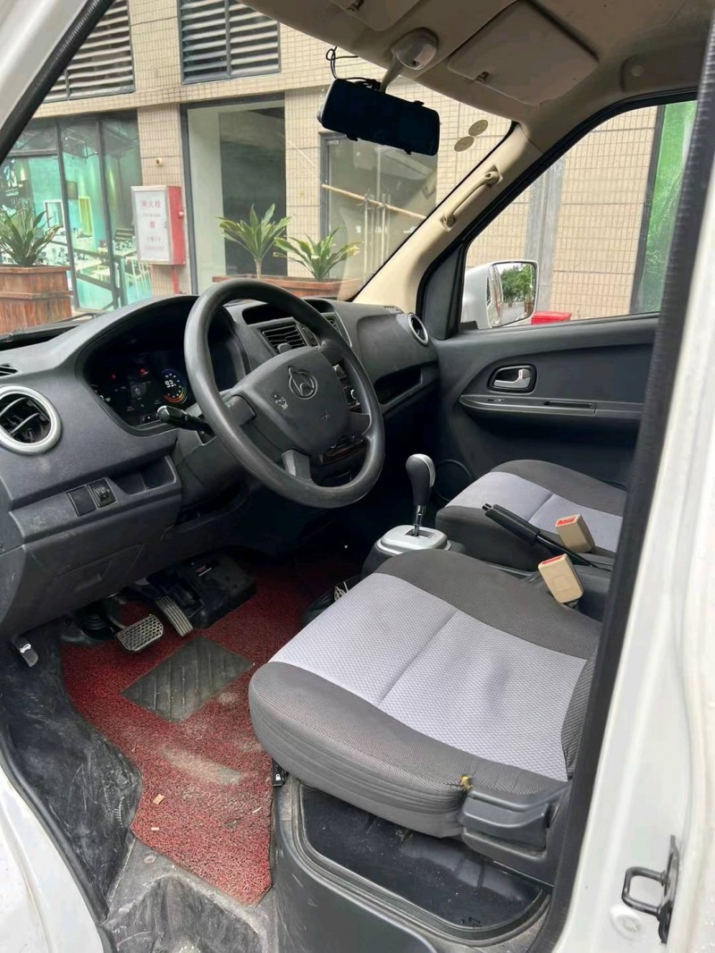 中山21年長安汽車睿行4