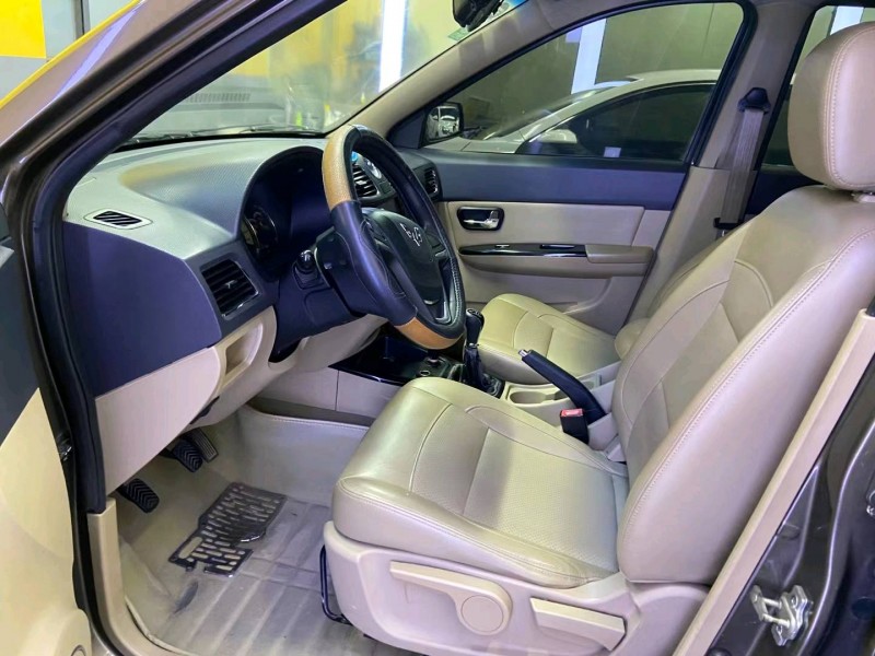 廣州15年五菱汽車宏光4