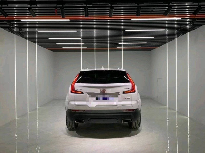 成都21年凯迪拉克XT47