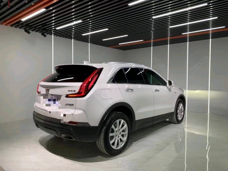 成都21年凯迪拉克XT49