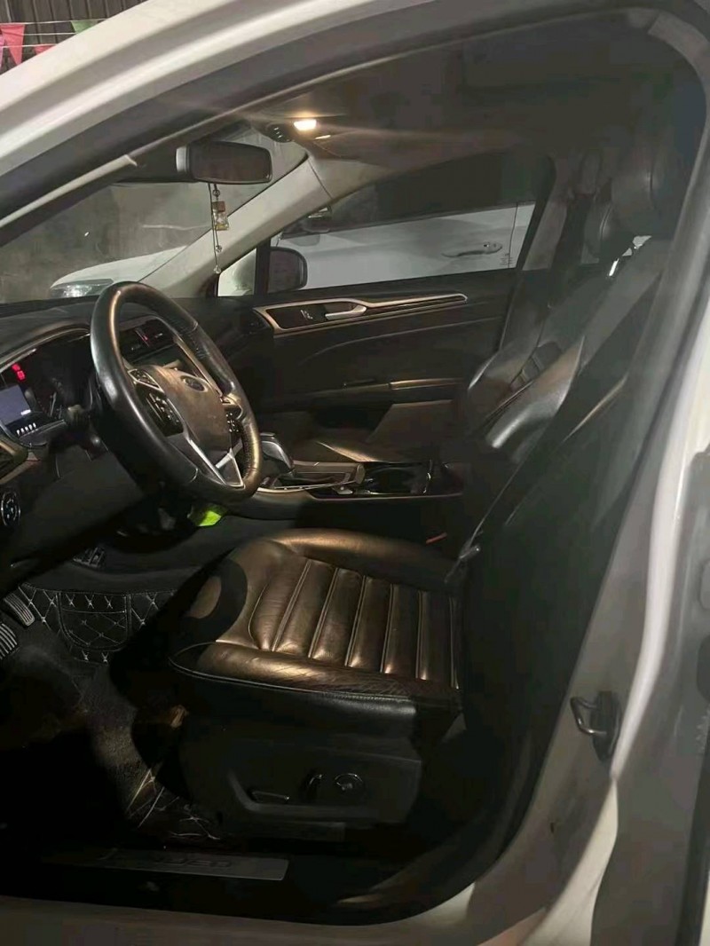 重庆14年福特蒙迪欧6