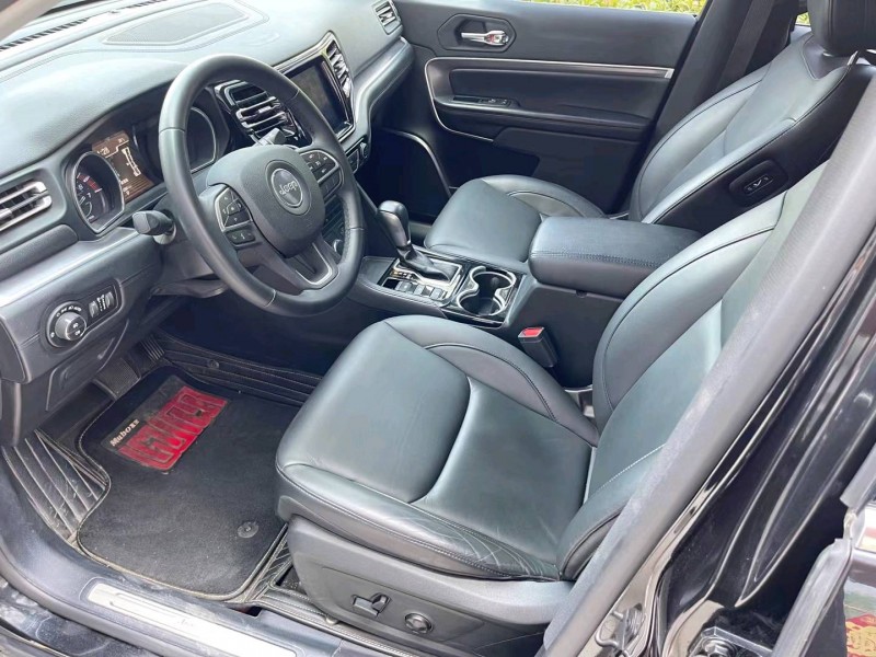 枣庄19年Jeep大切诺基5