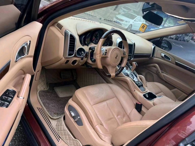 宜昌13年保时捷卡宴8