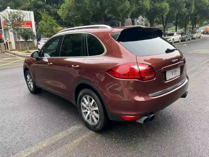 宜昌13年保时捷卡宴9