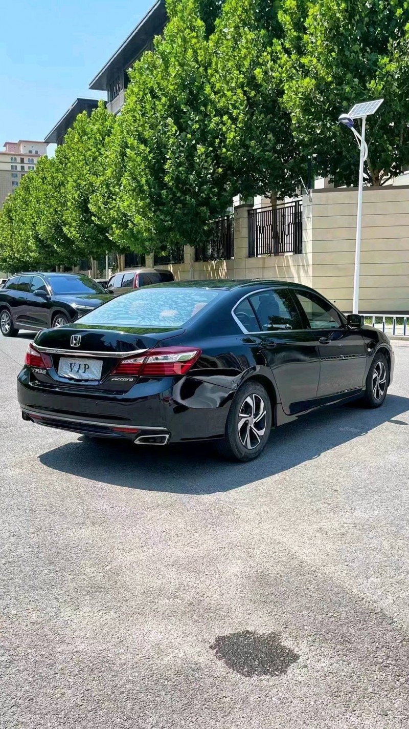 廊坊17年本田雅阁7