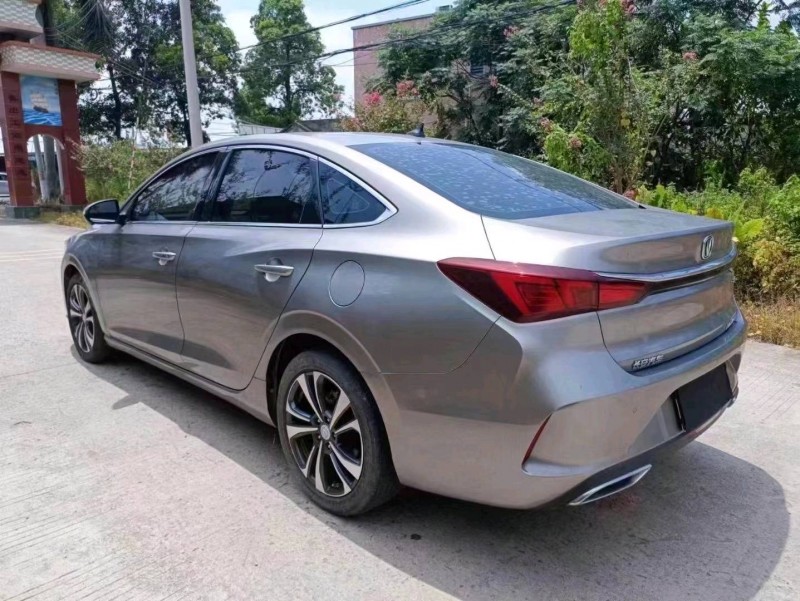 珠海20年長安汽車逸動8