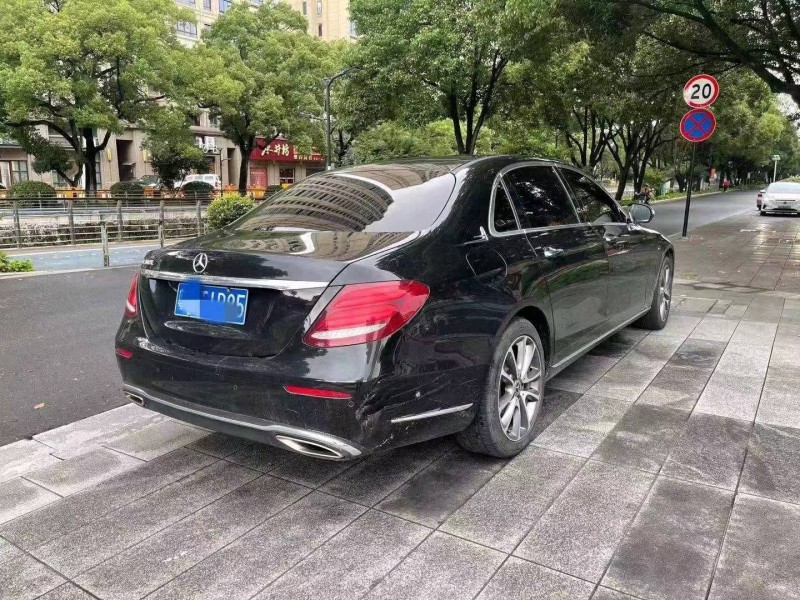 嘉兴18年奔驰E8