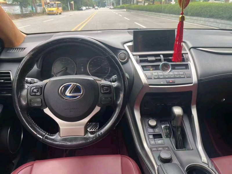 汕头16年雷克萨斯NX7