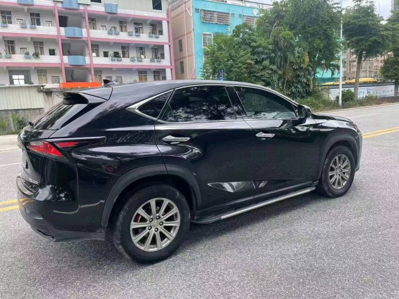 汕头16年雷克萨斯NX9
