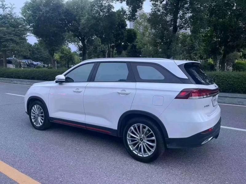 汕頭21年長安汽車歐尚8