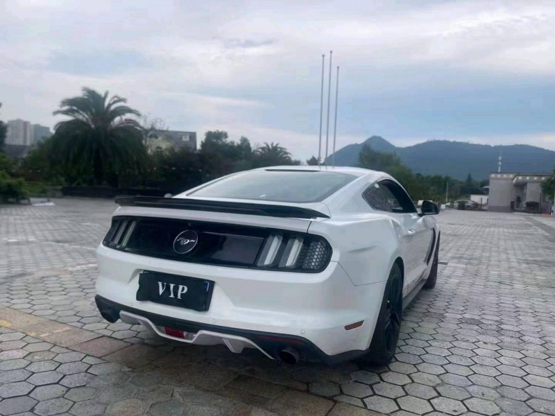 重庆16年福特野马4