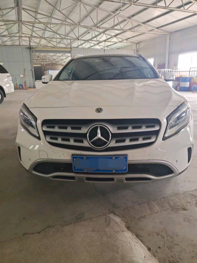 武汉18年奔驰GLA1