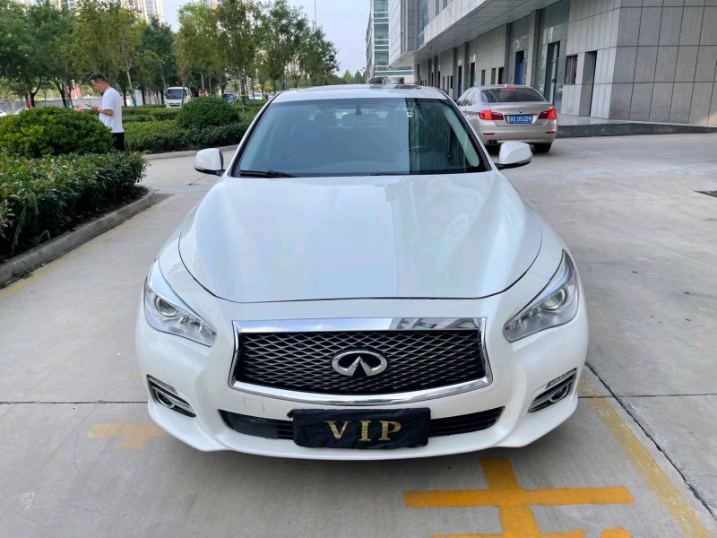 济宁17年英菲尼迪Q50L1