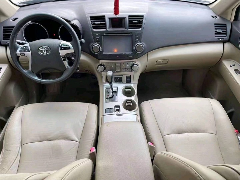 济宁14年丰田汉兰达5