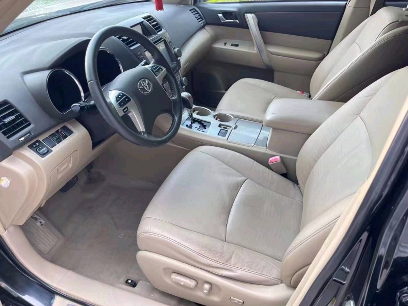 济宁14年丰田汉兰达6