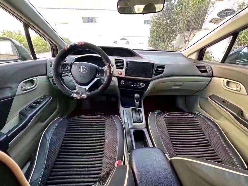 济南13年本田思域5