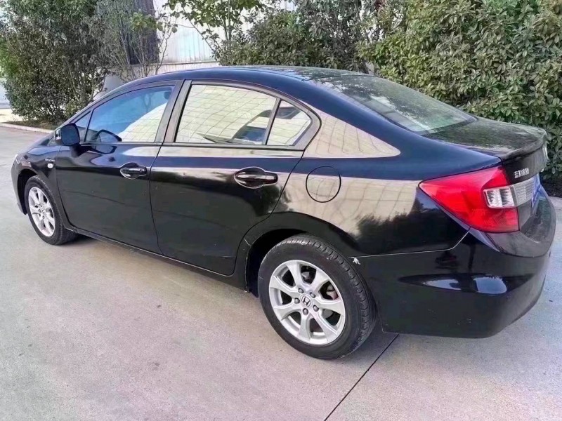 济南13年本田思域8