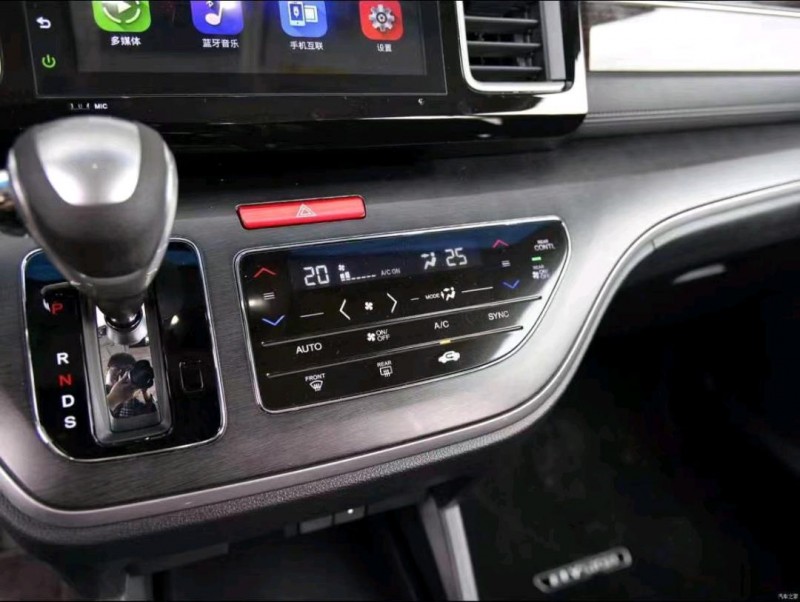 济南18年本田艾力绅7