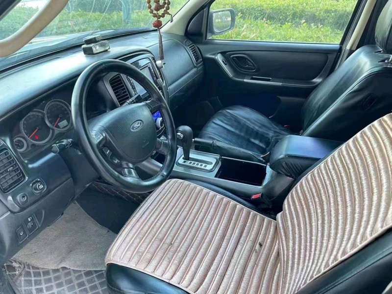 济宁11年福特翼虎6