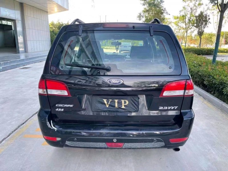 济宁11年福特翼虎9