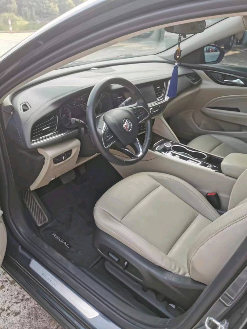 徐州21年别克君威7