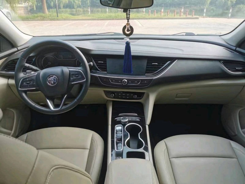 徐州21年别克君威8