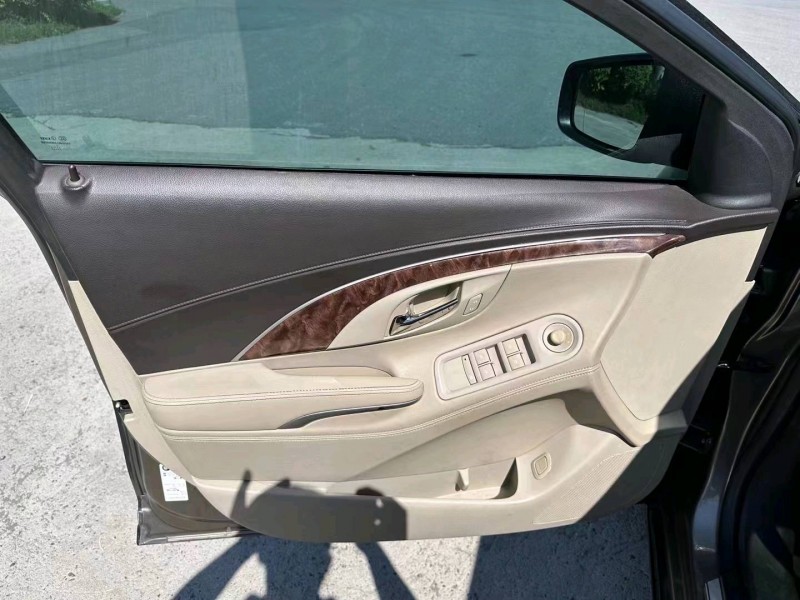 沈阳15年别克君越3