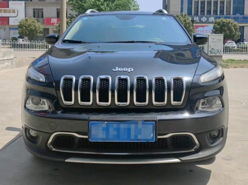 襄陽18年Jeep自由光1